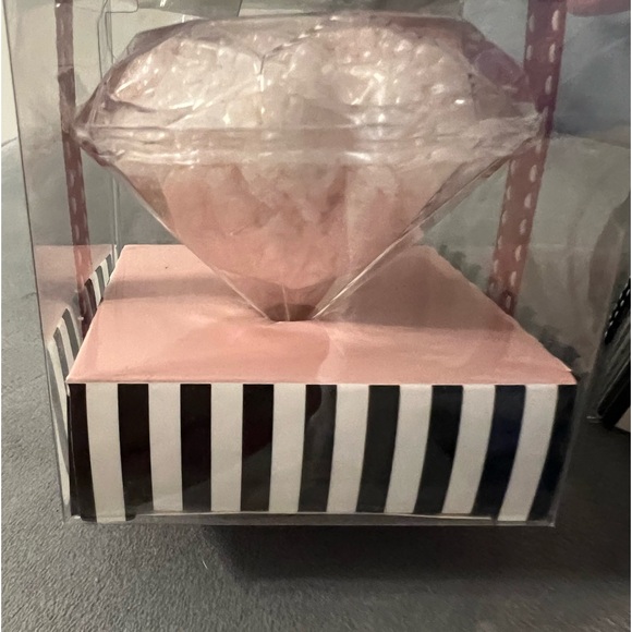 TWO’S COMPANY SCENTED BATH CAVIAR - Picture 5 of 5